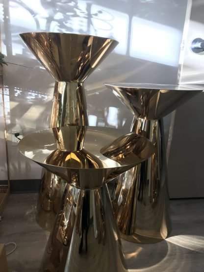 shiny gold plinths 3