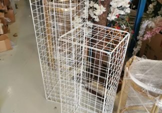 grid metal pillar stand