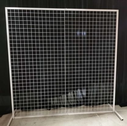 square grid mesh wall 2 600x596 1