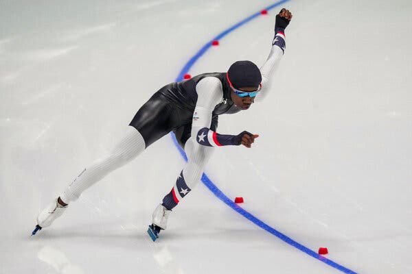 Erin Jackson, 29, won the first U.S. speedskating medal in Beijing in the women’s 500-meter race on Sunday.