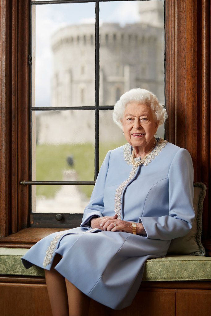 Queen Elizabeth II Official Platinum Jubilee Portrait